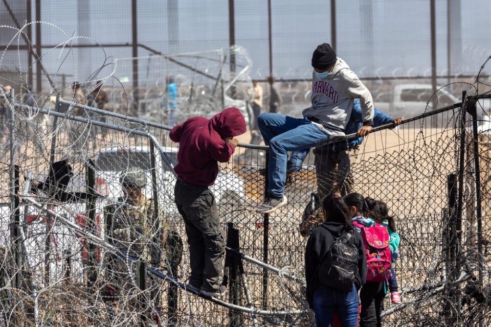 Immigration is an issue that divides even libertarians. While far from an expert on immigration policy, I think I can discern some common ground in the debate.